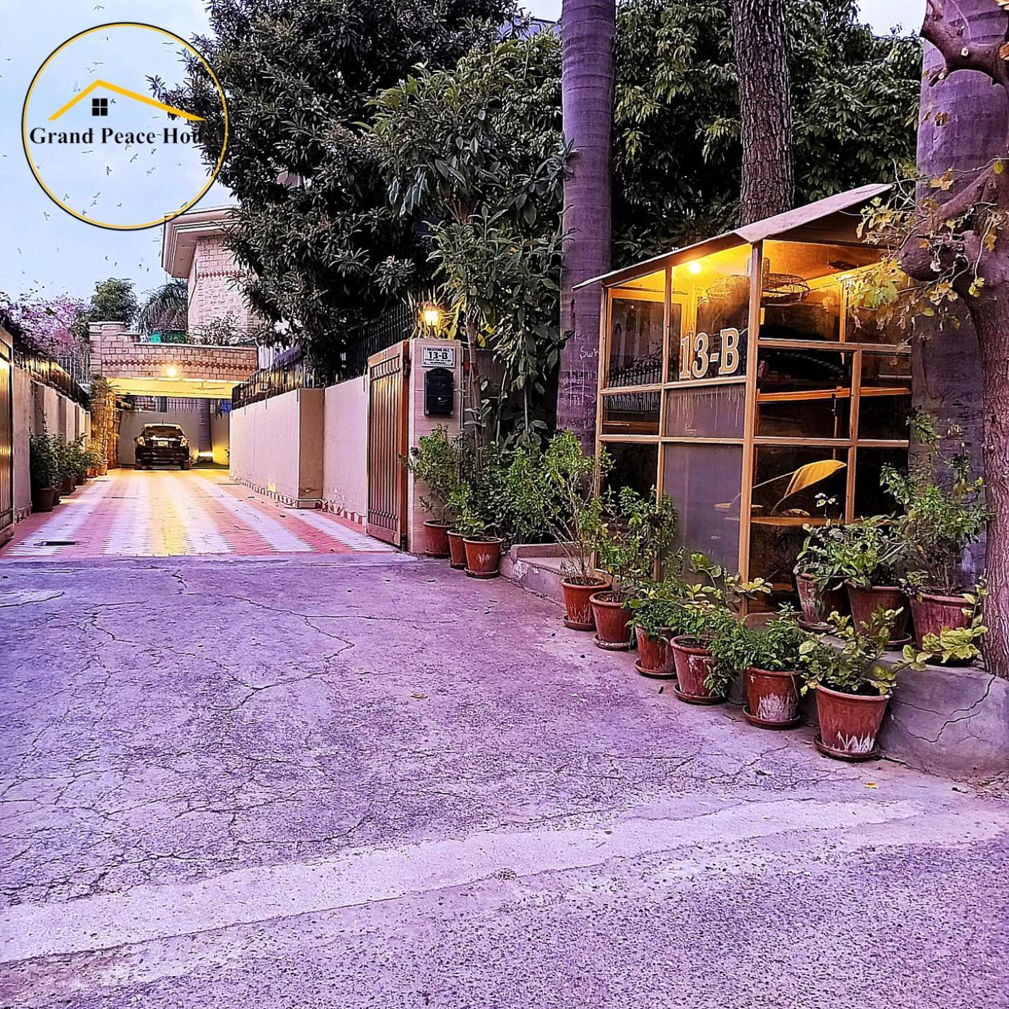 Grand Peace House I Bed & Breakfast อิสลามาบัด ภายนอก รูปภาพ
