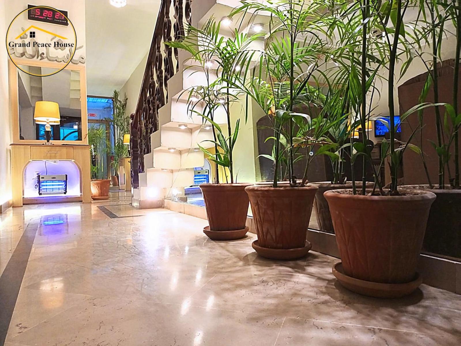 Grand Peace House I Bed & Breakfast อิสลามาบัด ภายนอก รูปภาพ