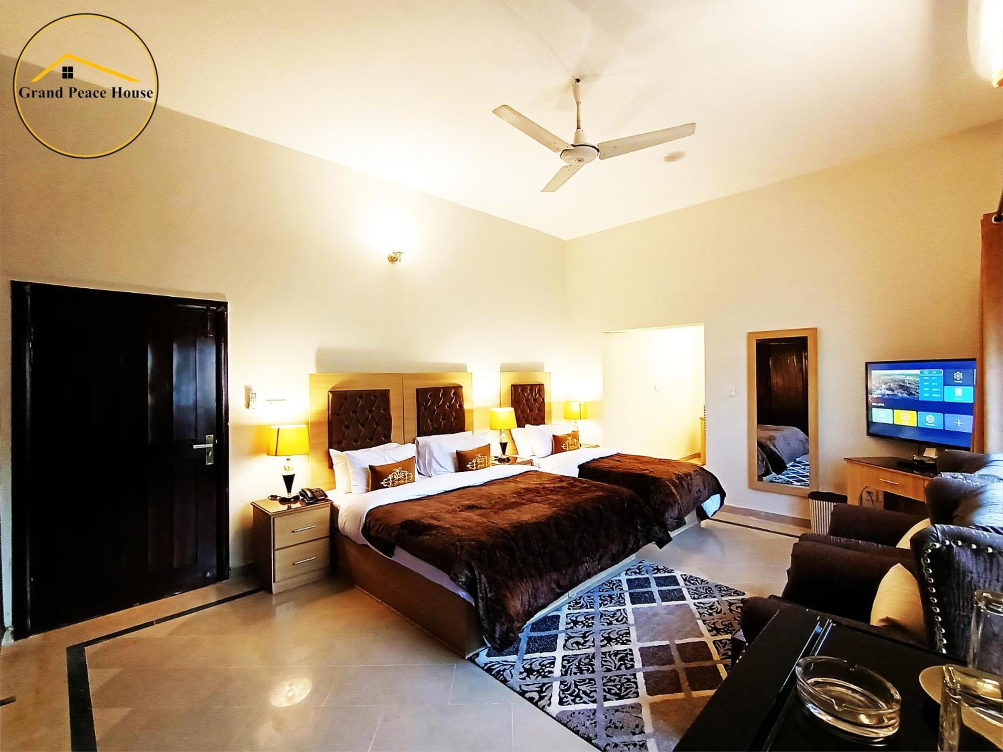 Grand Peace House I Bed & Breakfast อิสลามาบัด ภายนอก รูปภาพ