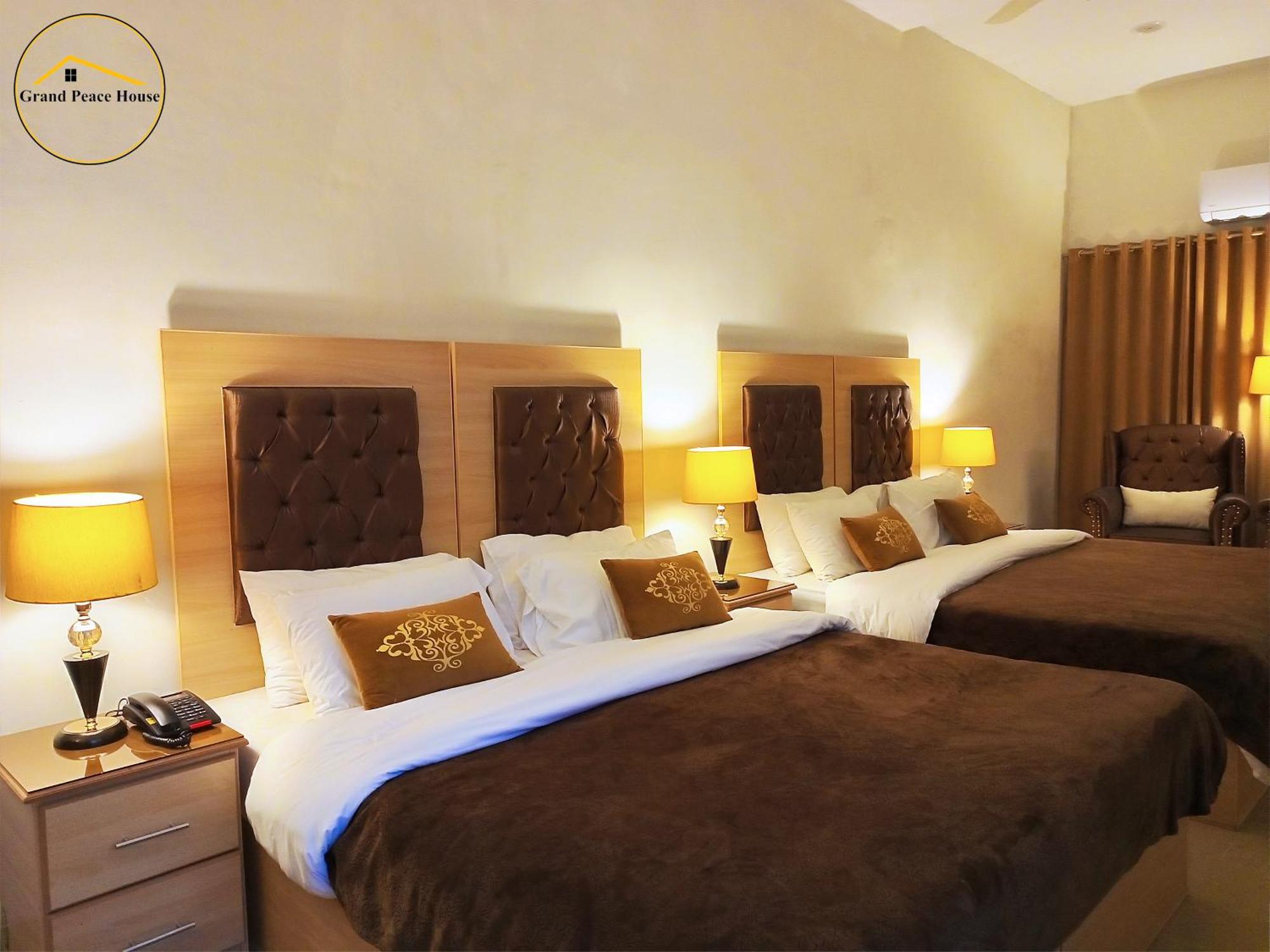 Grand Peace House I Bed & Breakfast อิสลามาบัด ภายนอก รูปภาพ