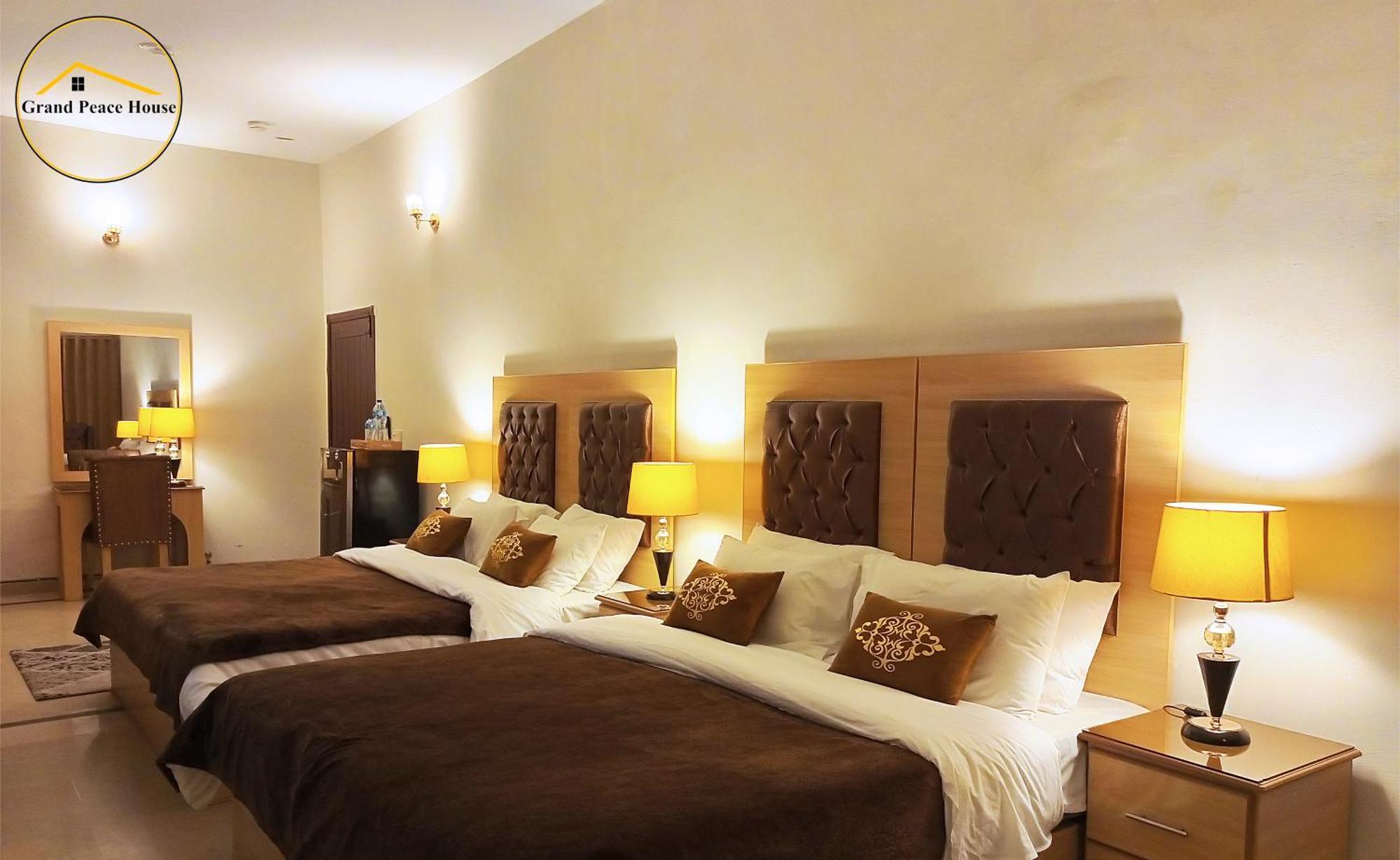 Grand Peace House I Bed & Breakfast อิสลามาบัด ภายนอก รูปภาพ