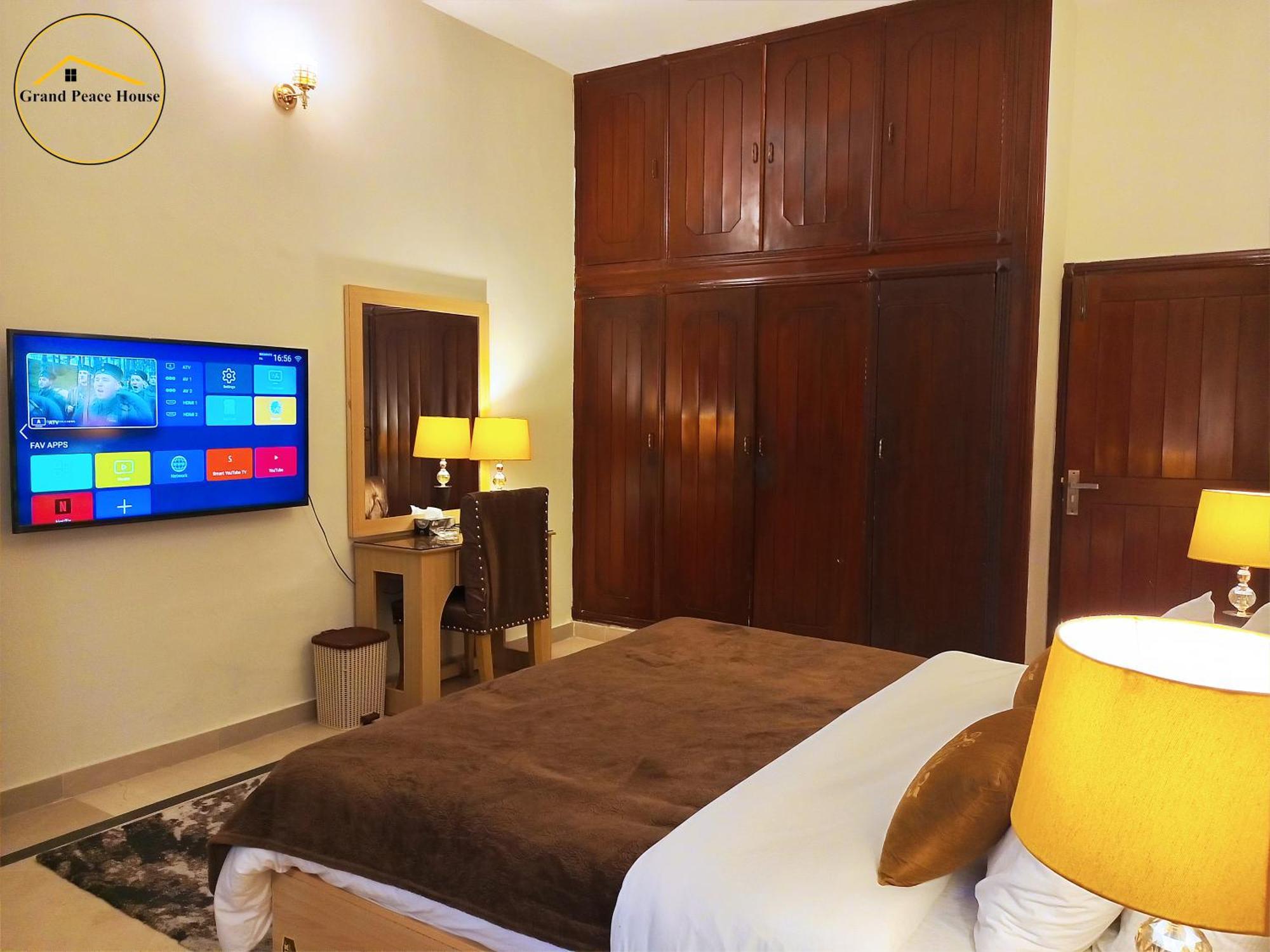 Grand Peace House I Bed & Breakfast อิสลามาบัด ภายนอก รูปภาพ