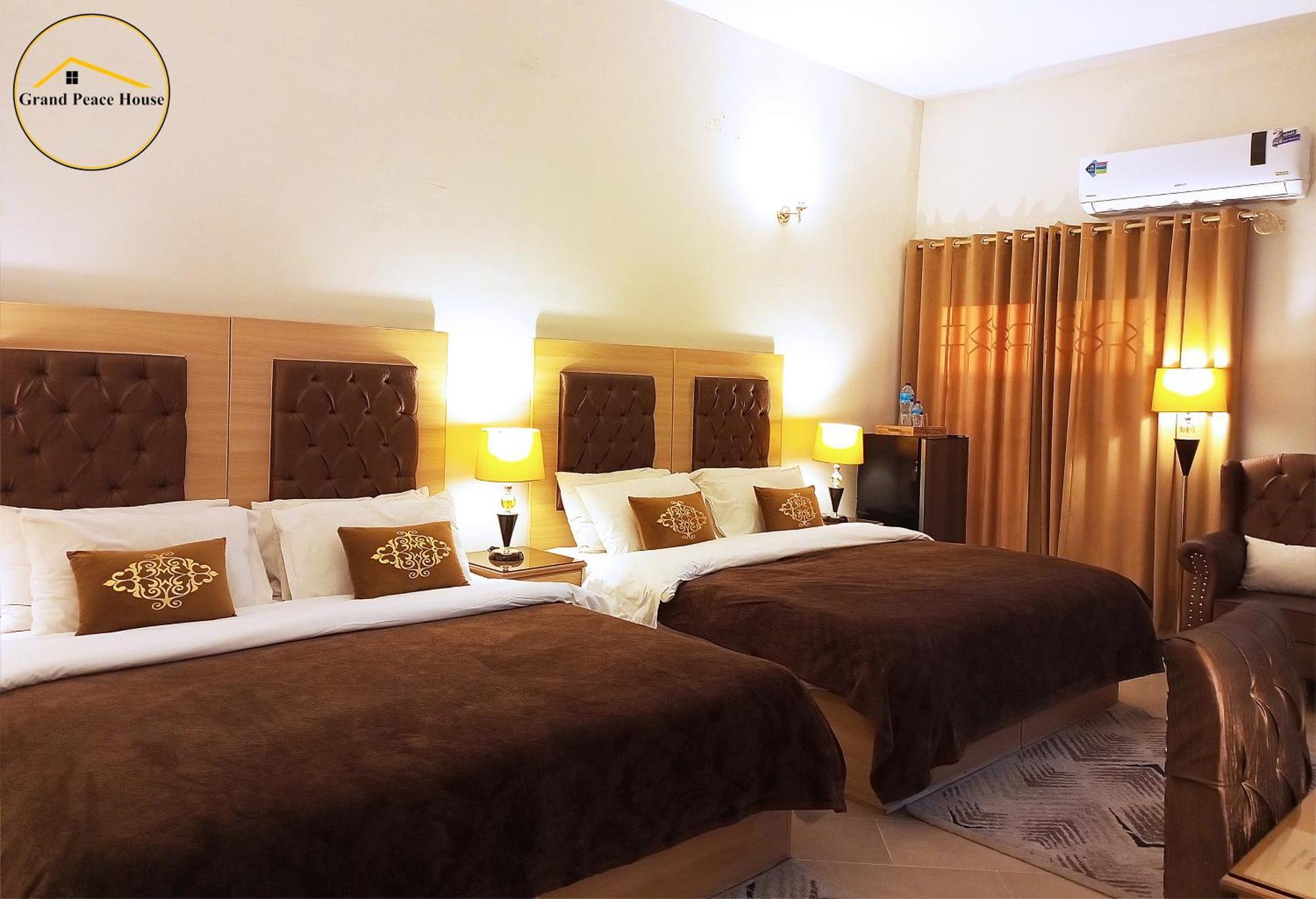 Grand Peace House I Bed & Breakfast อิสลามาบัด ภายนอก รูปภาพ