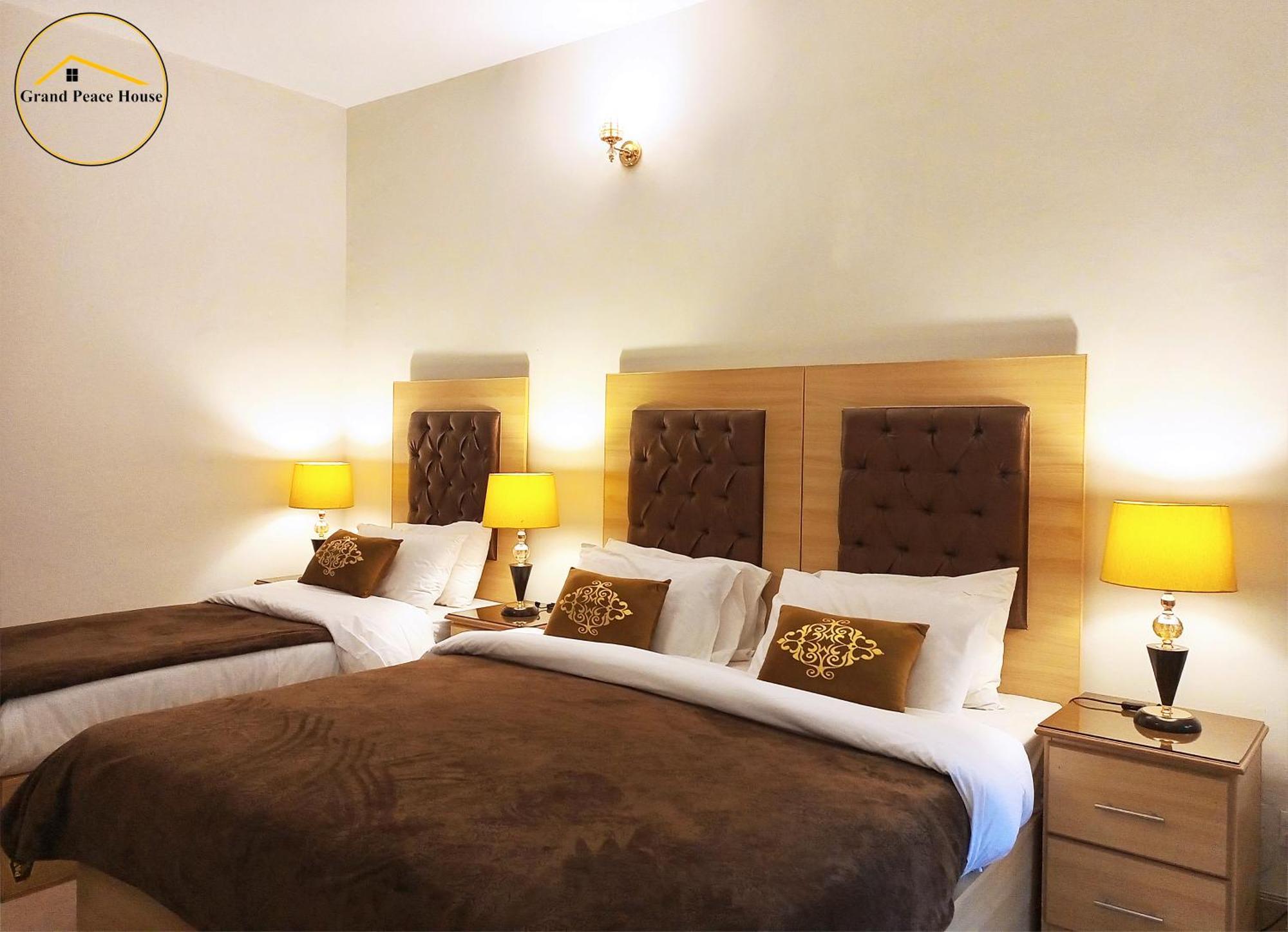Grand Peace House I Bed & Breakfast อิสลามาบัด ภายนอก รูปภาพ