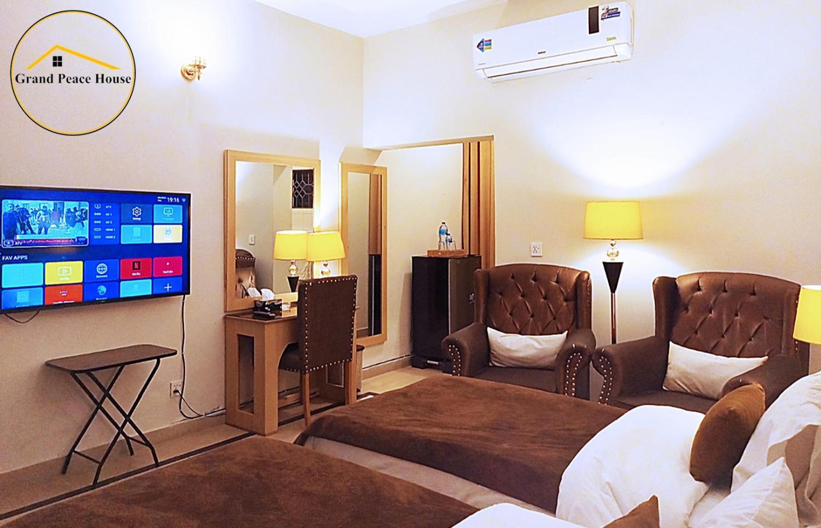 Grand Peace House I Bed & Breakfast อิสลามาบัด ภายนอก รูปภาพ