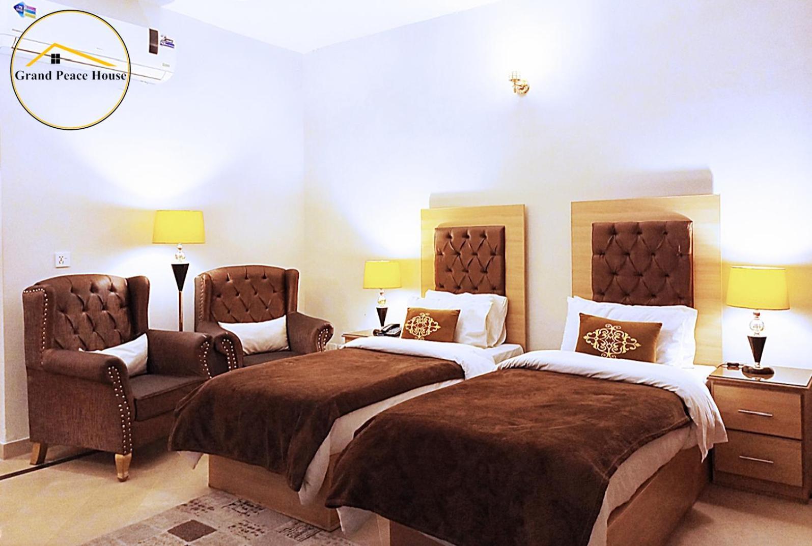 Grand Peace House I Bed & Breakfast อิสลามาบัด ภายนอก รูปภาพ